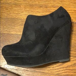 Wedge heeled boots